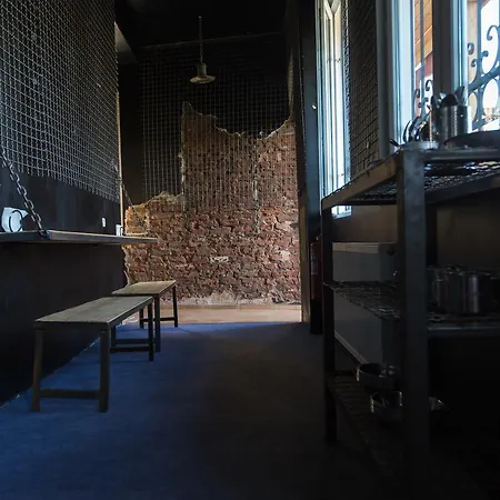 Alcatraz Jail-Hostel-3